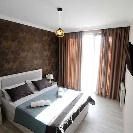 Friendship House Hotell Tbilisi Exteriör bild