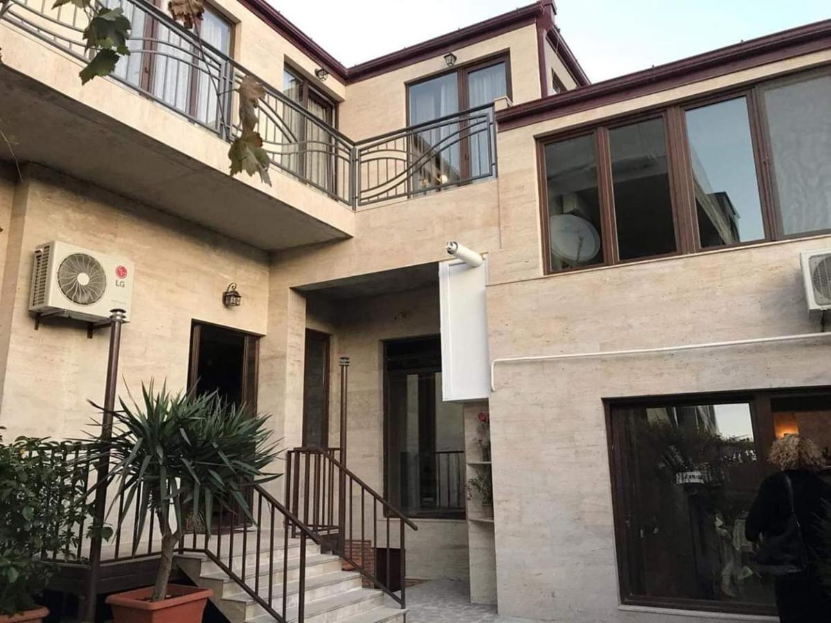 Friendship House Hotell Tbilisi Exteriör bild