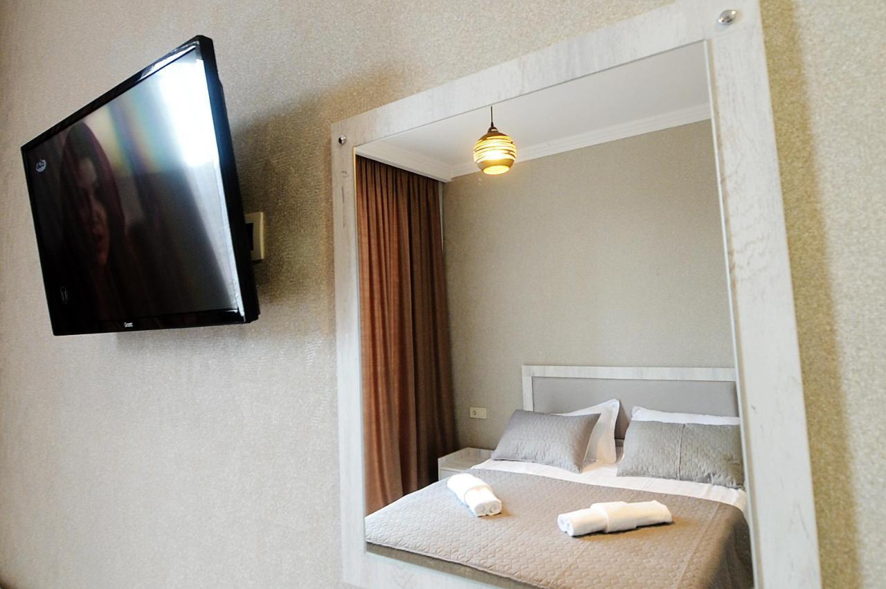 Friendship House Hotell Tbilisi Exteriör bild