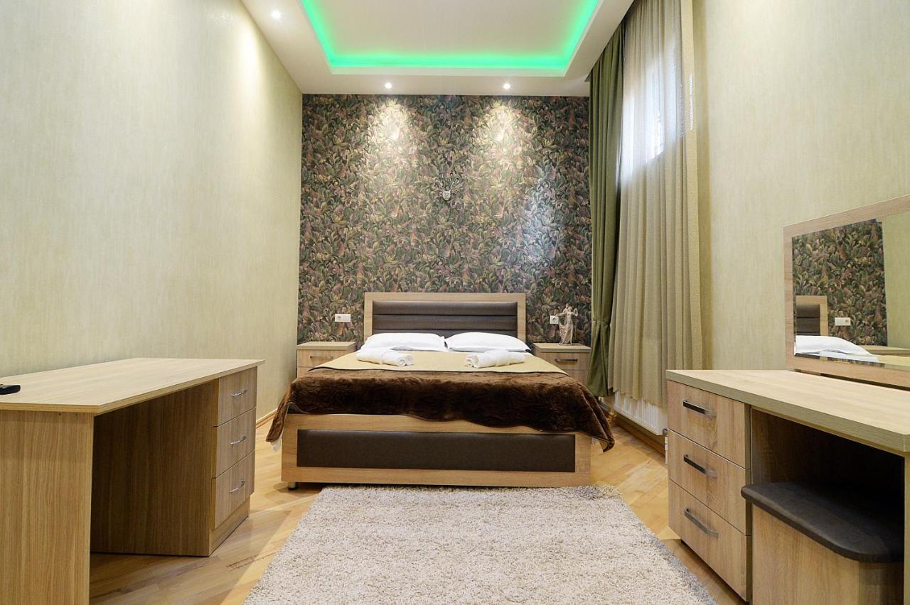 Friendship House Hotell Tbilisi Exteriör bild