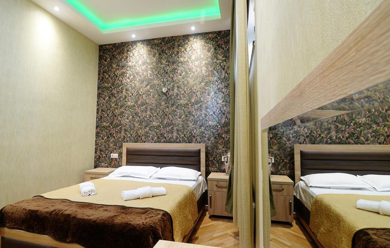 Friendship House Hotell Tbilisi Exteriör bild