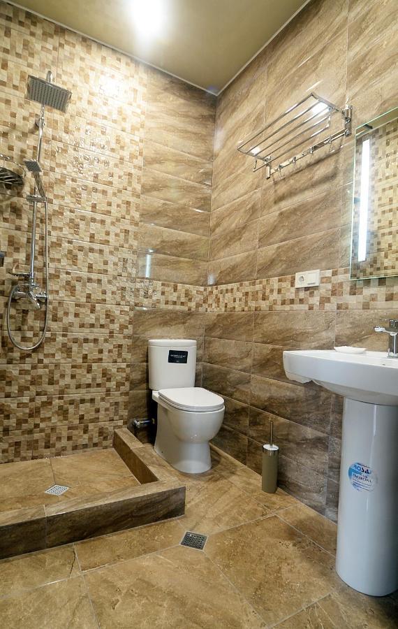 Friendship House Hotell Tbilisi Exteriör bild