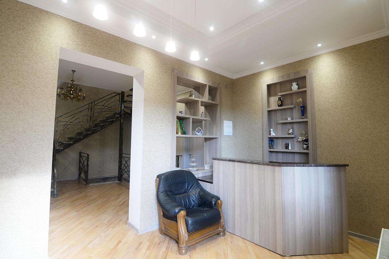 Friendship House Hotell Tbilisi Exteriör bild