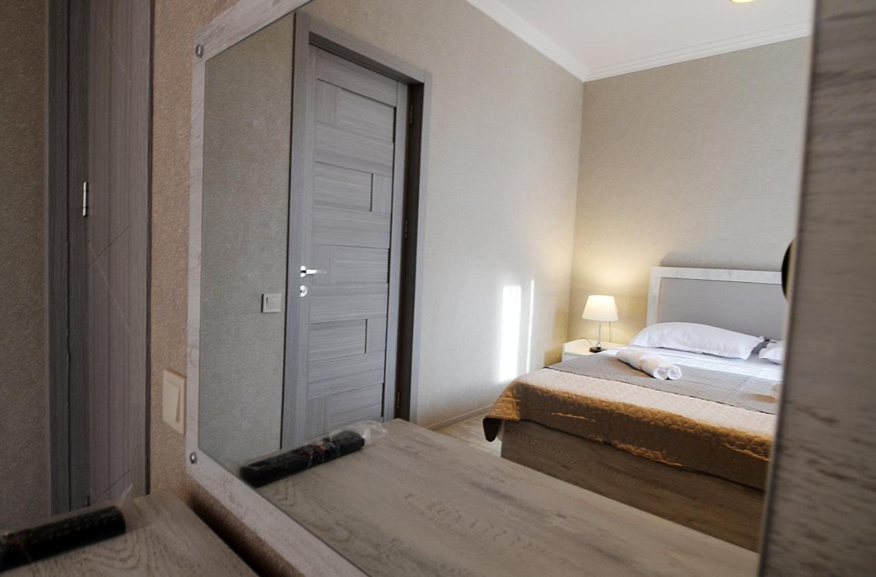 Friendship House Hotell Tbilisi Exteriör bild