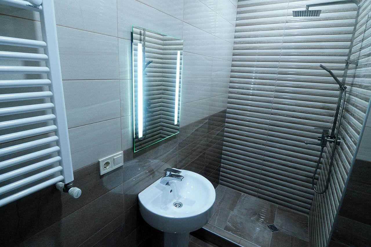 Friendship House Hotell Tbilisi Exteriör bild